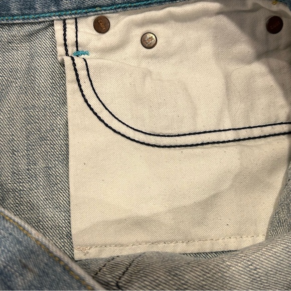 Abercrombie & Fitch Cuffed Crop Jeans 8 - Picture 7 of 10